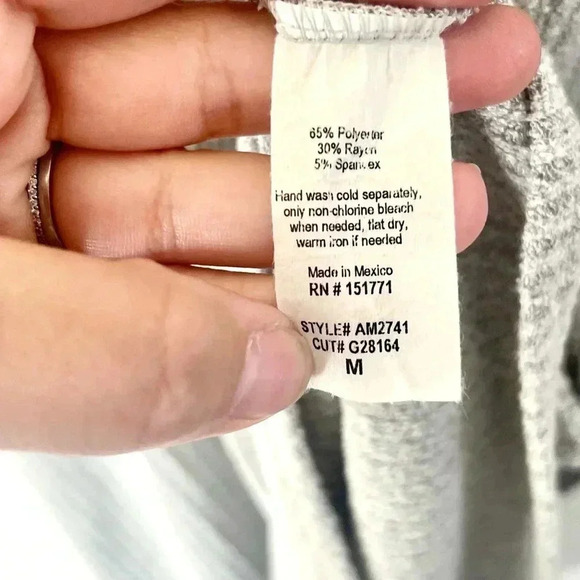 Heatherly Delia Faux Wrap Knit Gray Sleeveless Ribbed Comfy Romper Size Medium - Picture 10 of 10